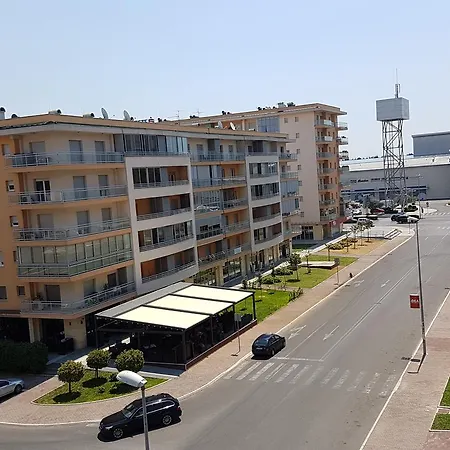 Apartment Piano Delta *