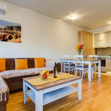 Piano Delta Apartment