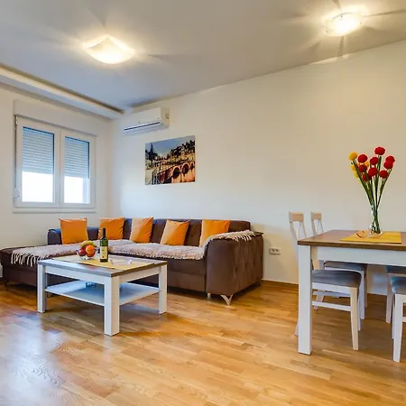 Apartment Piano Delta Podgorica