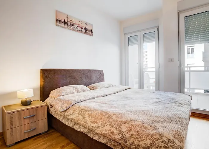 Piano Delta Apartment *